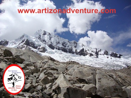 NEVADO ALPAMAYO DESDE EL CAMPO MORRENA